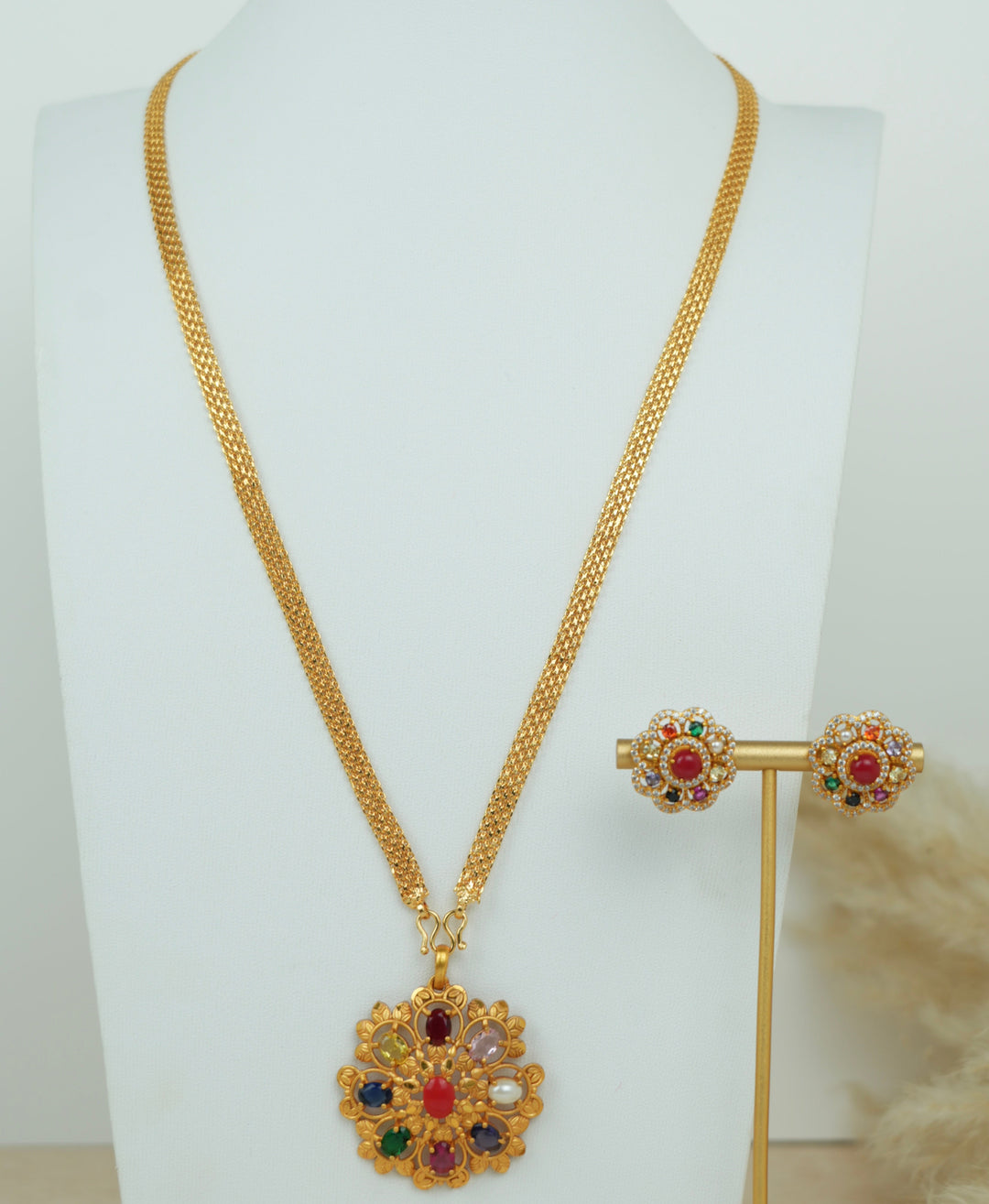 Navaratna Pendant Necklace Set