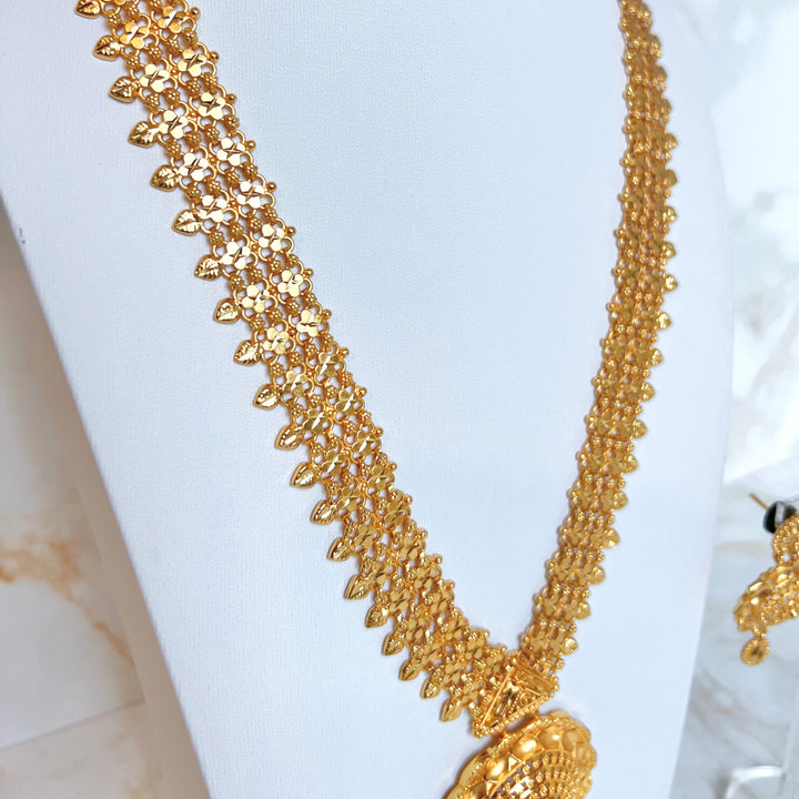 Chandra Haar Necklace Set