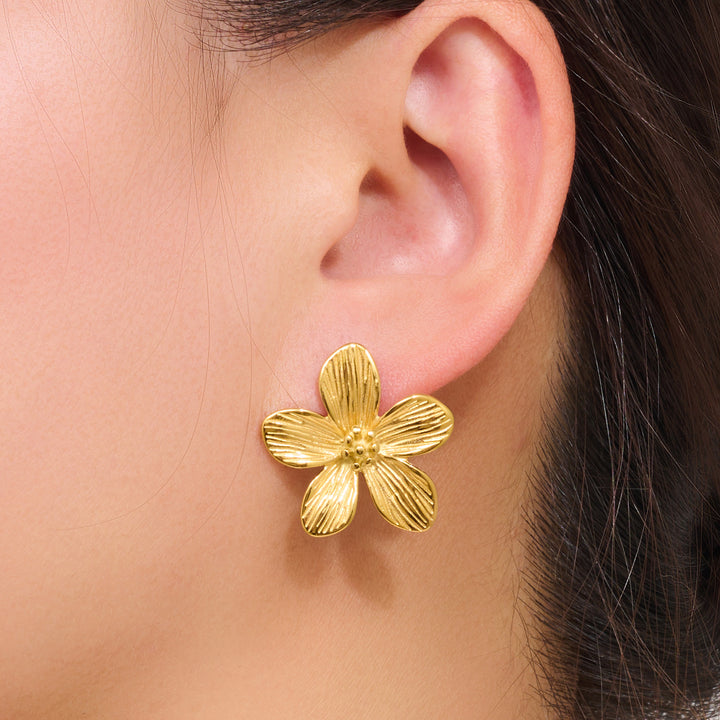Stainless Steel Flower Pvd 18K Gold Plated Elegant Ear Studs