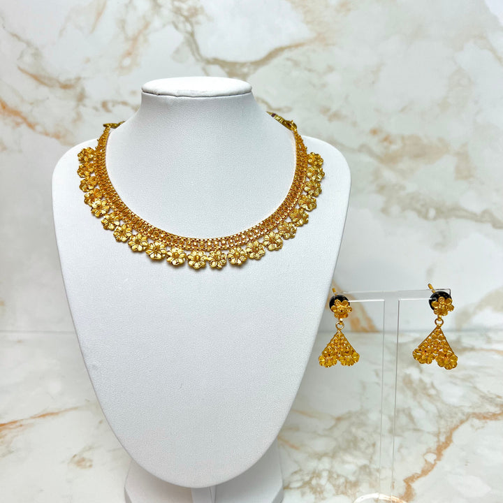 Gold Detailed Necklace Set
