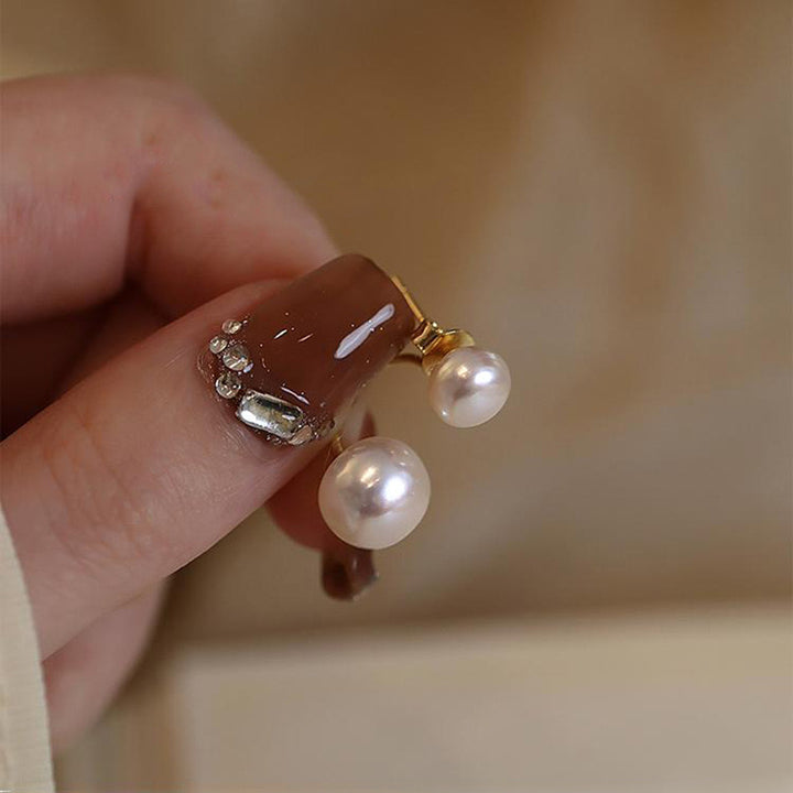Freshwater Pearl Stud Earrings Featuring Natural White Pearls