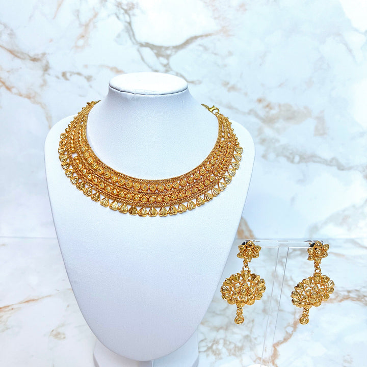 Gold Detailed Necklace Set