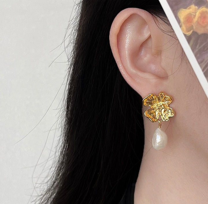 Freshwater Pearl Earrings Flower Design