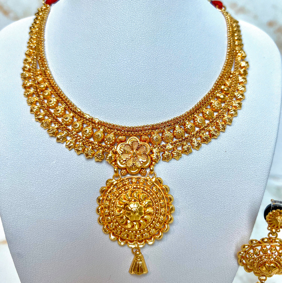 Classic Gold Necklace Set