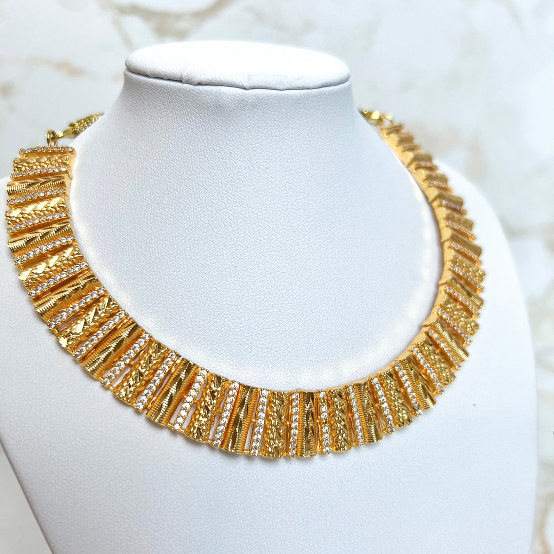 Gold Choker Necklace Set