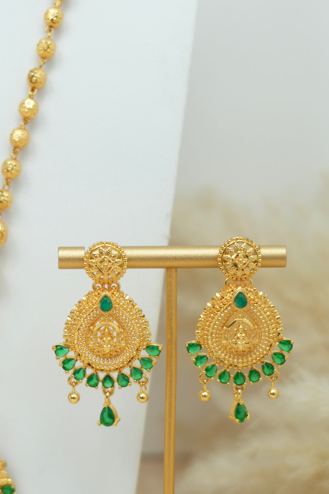 Temple Pendant Necklace Set – Green Stone