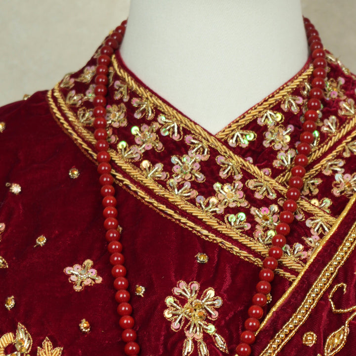 Jantar Pendant Necklace