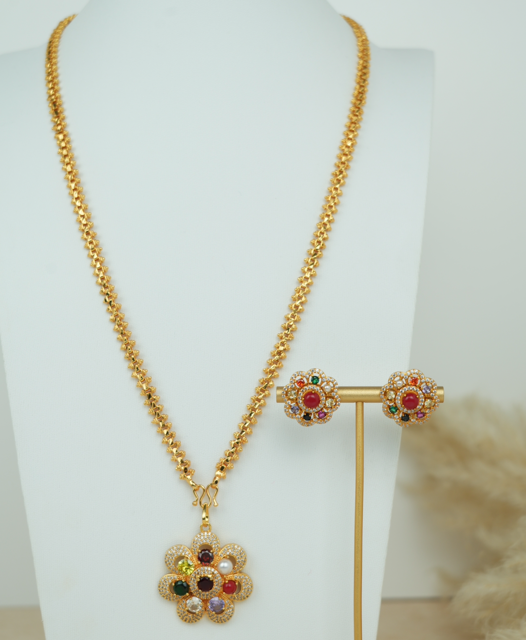 Navaratna Pendant Necklace Set
